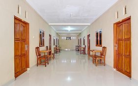 OYO 91353 Hotel Surya Andesa